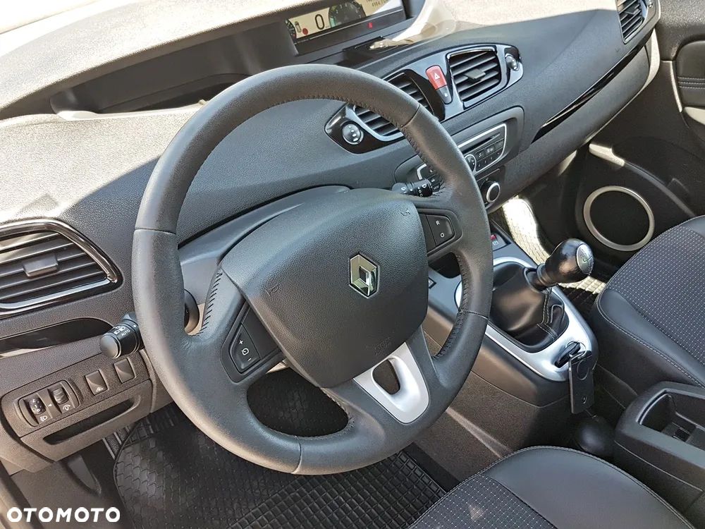 Renault Scenic 1.6 16V 110 Expression - 15