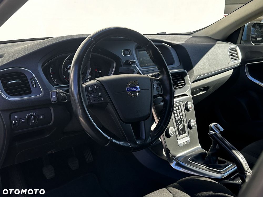 Volvo V40 - 16