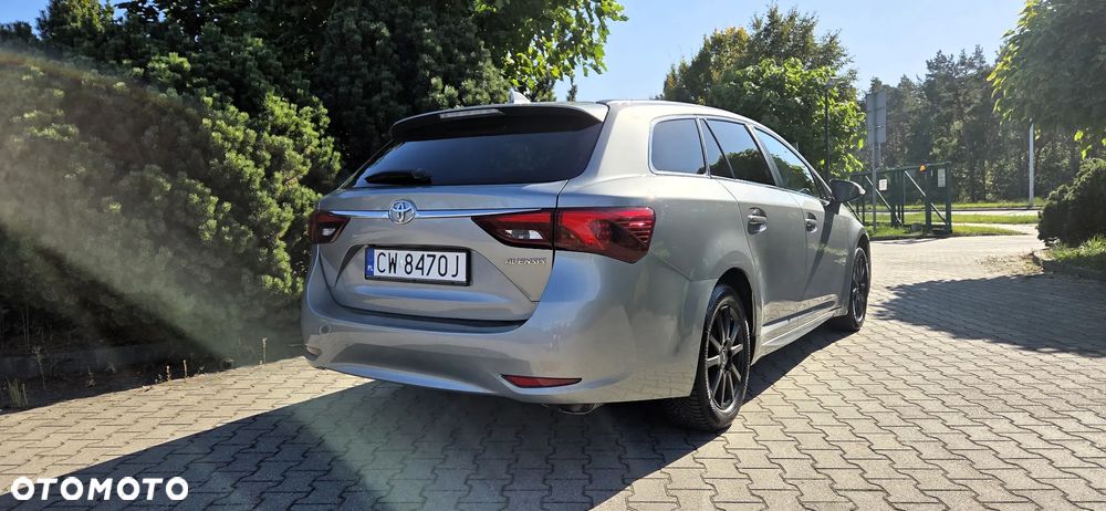 Toyota Avensis 1.8 Premium MS - 9