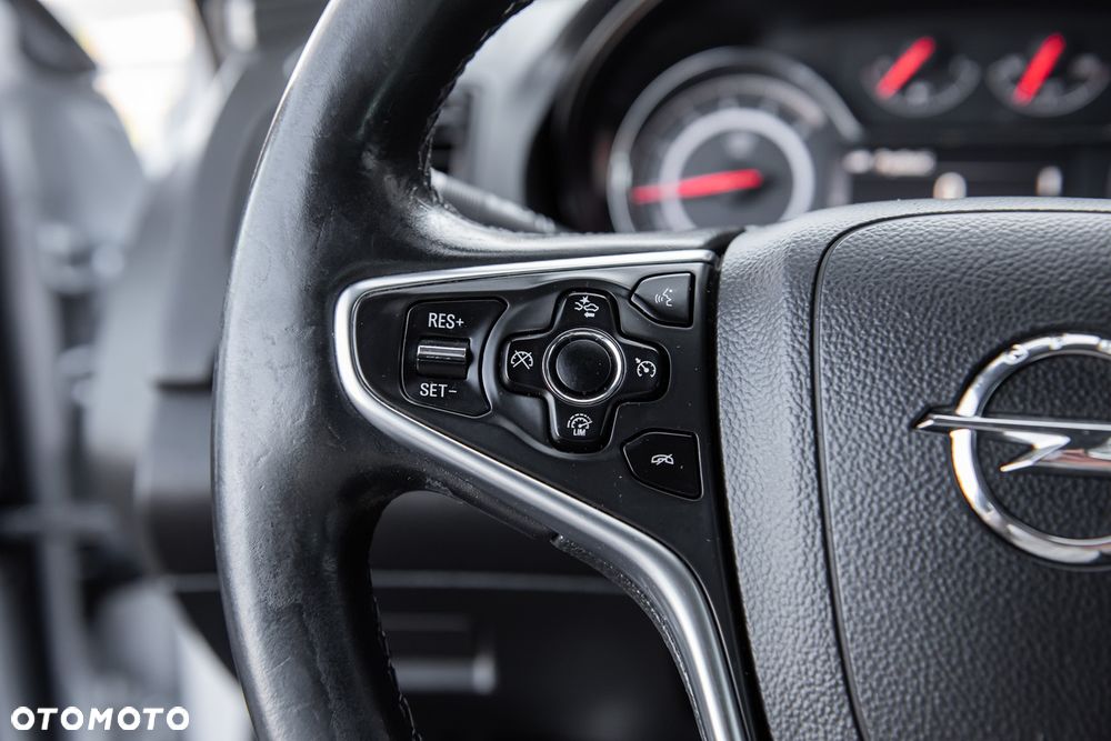 Opel Insignia - 20