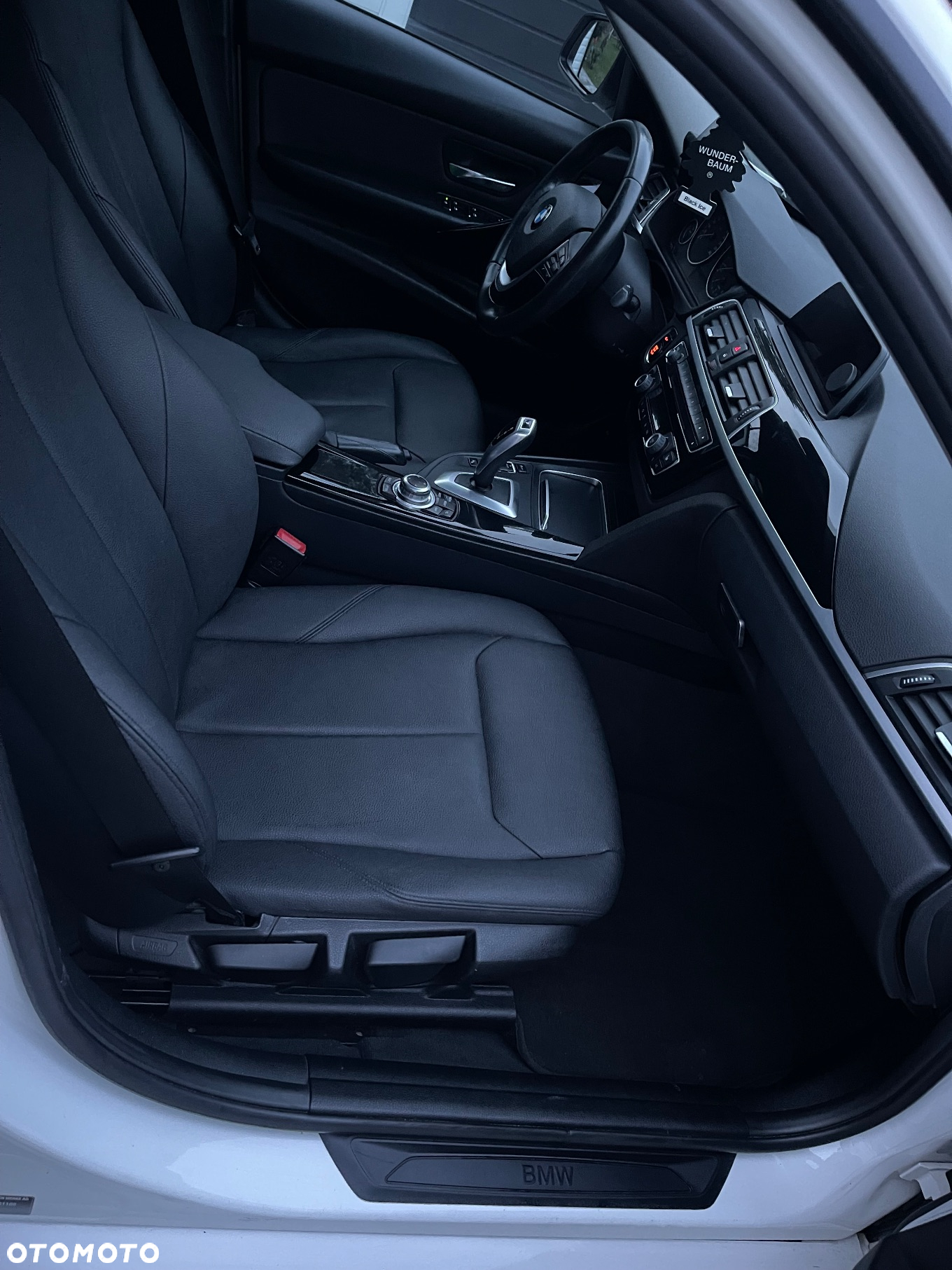 BMW Seria 3 316d - 13