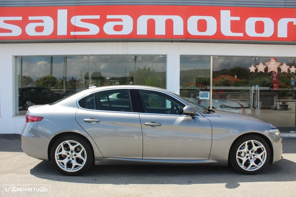 Alfa Romeo Giulia 2.2 D Super AT8 - 9