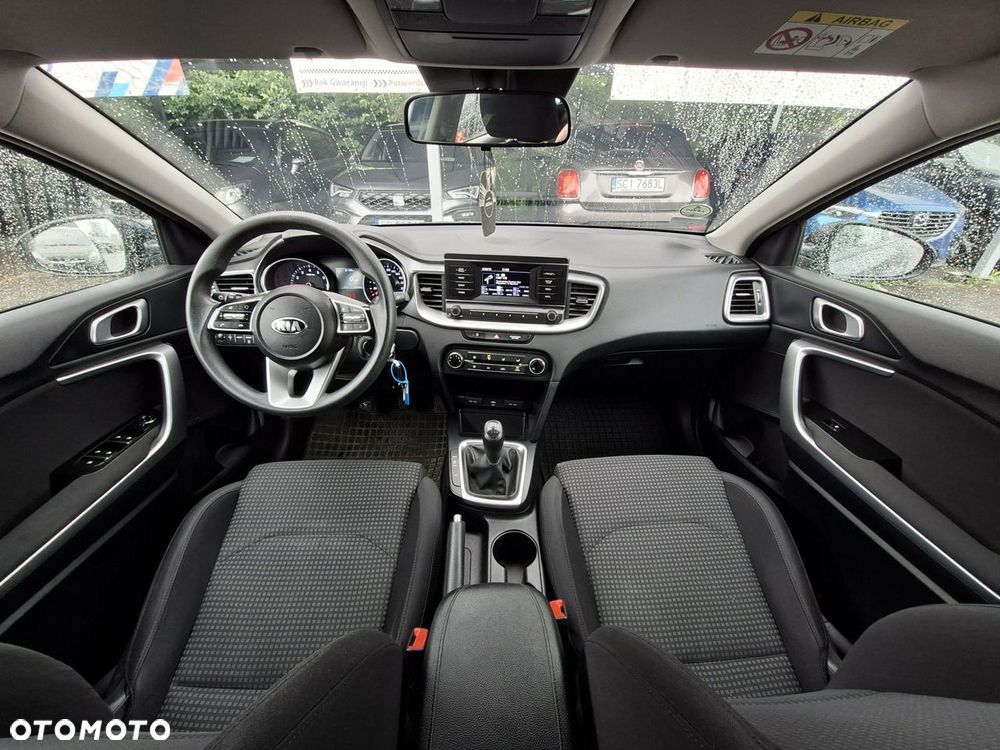 Kia Ceed - 13