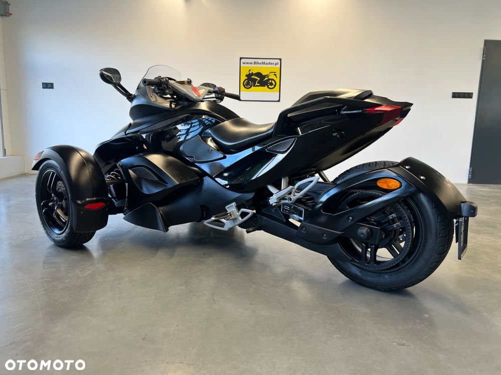 Can-Am Spyder - 6