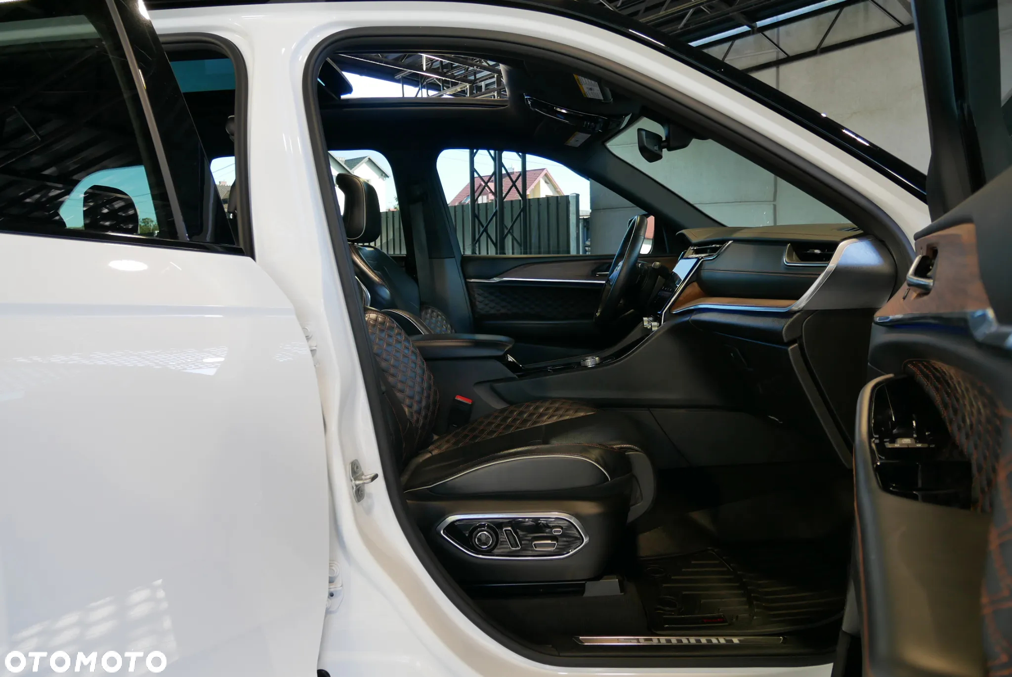 Jeep Grand Cherokee - 9