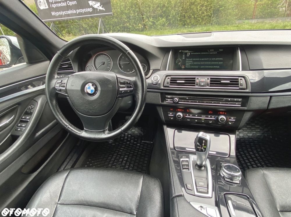 BMW Seria 5 520d xDrive - 14