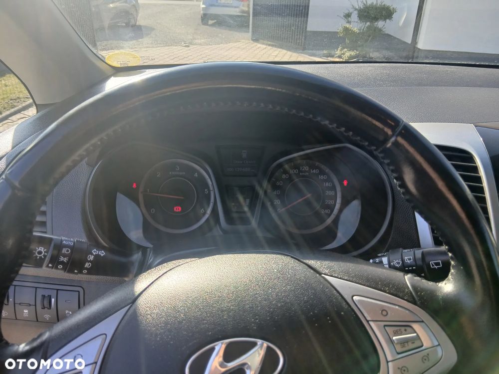 Hyundai ix20 1.6 CRDi blue YES Gold - 11