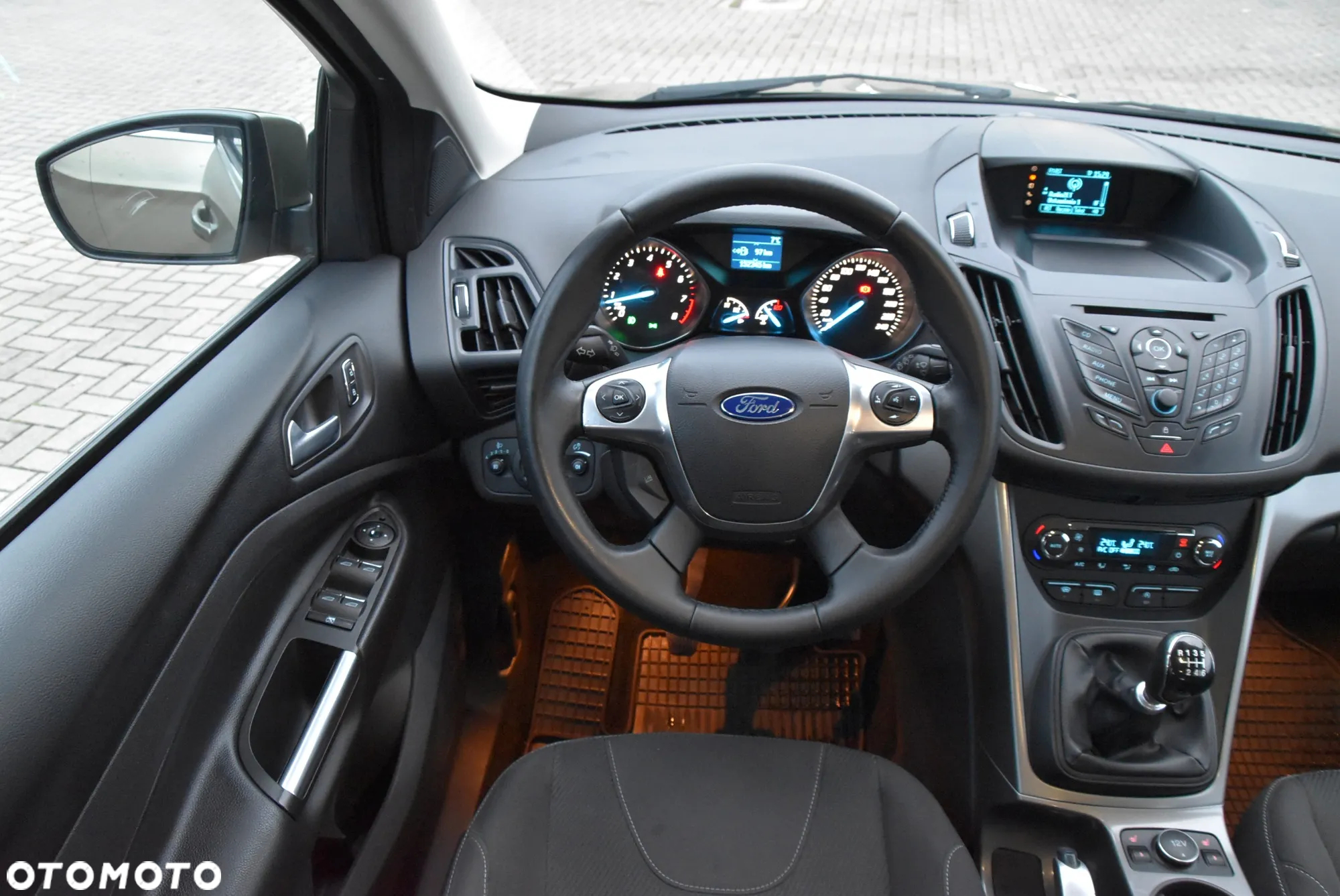 Ford Kuga - 23