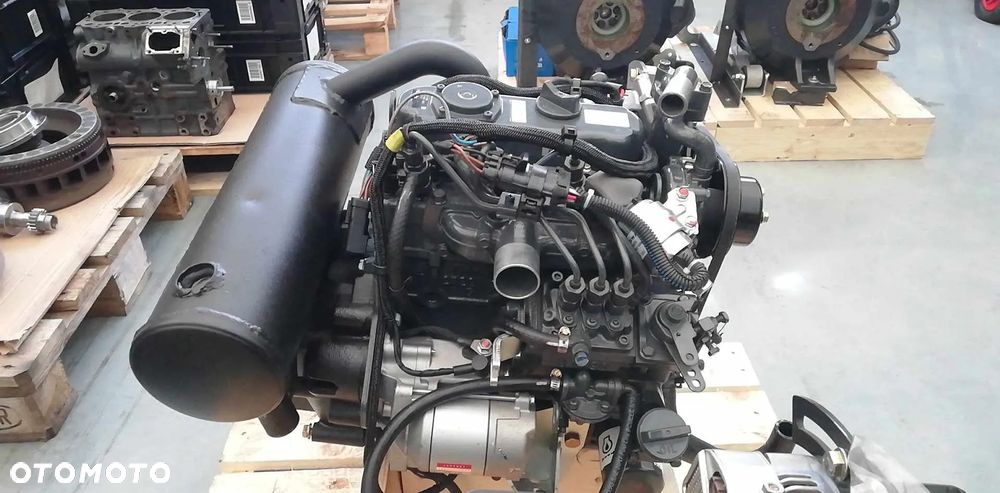 SILNIK KUBOTA D722-E4 19 kW 14500 zł netto - 2