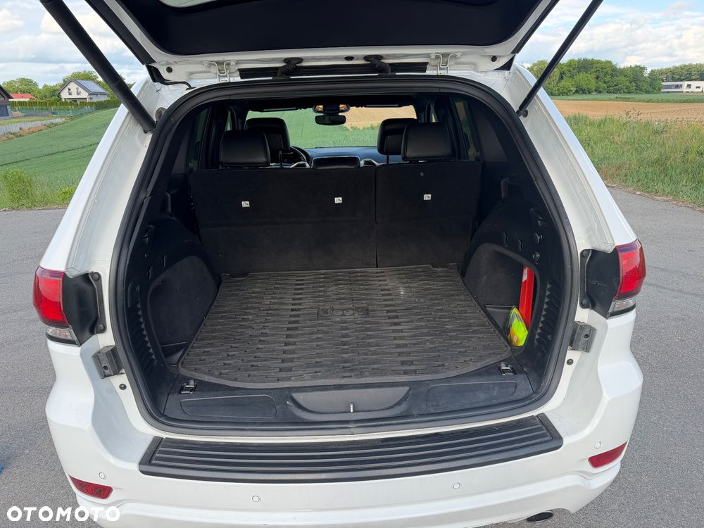 Jeep Grand Cherokee - 28