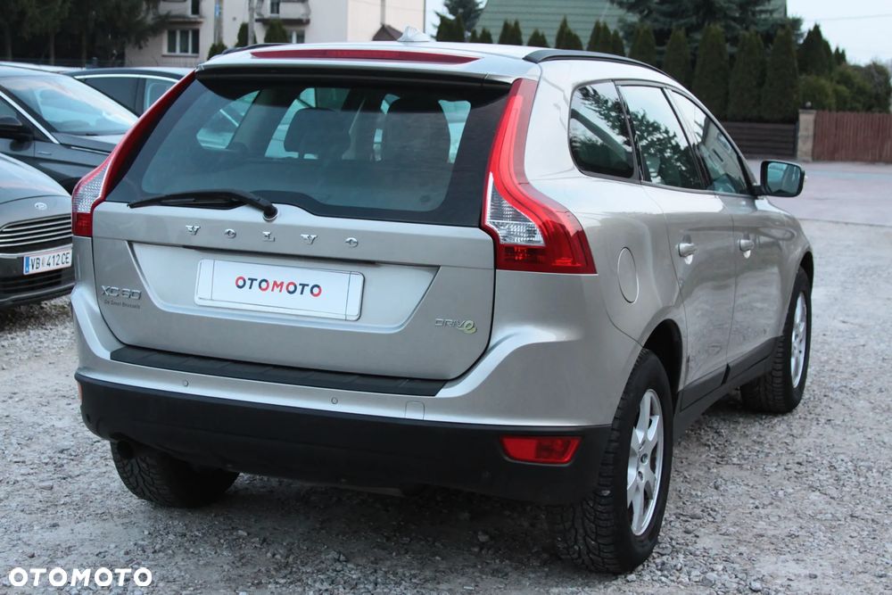 Volvo XC 60 D4 Momentum - 11