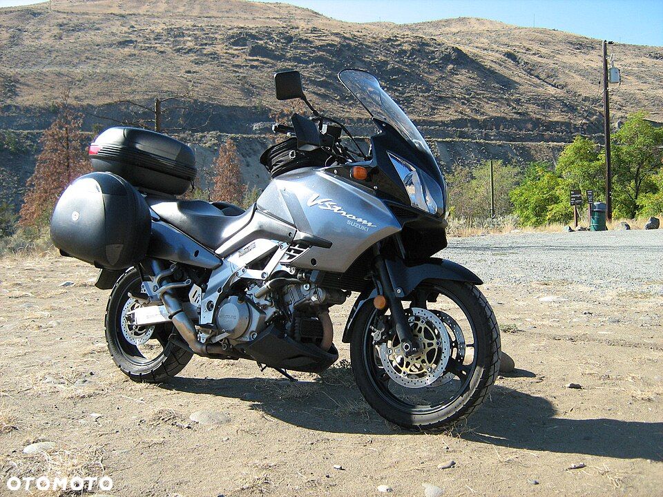 SUZUKI DL1000 V-strom STROM 1000 owiewka osłona boczek zbiornik silnik zawieszenie set podnóżek siedzenie chłodnica regulator moduł przełącznik przekaźnik licznik wiązka stelaż podnóżek reflektor czasza - 1