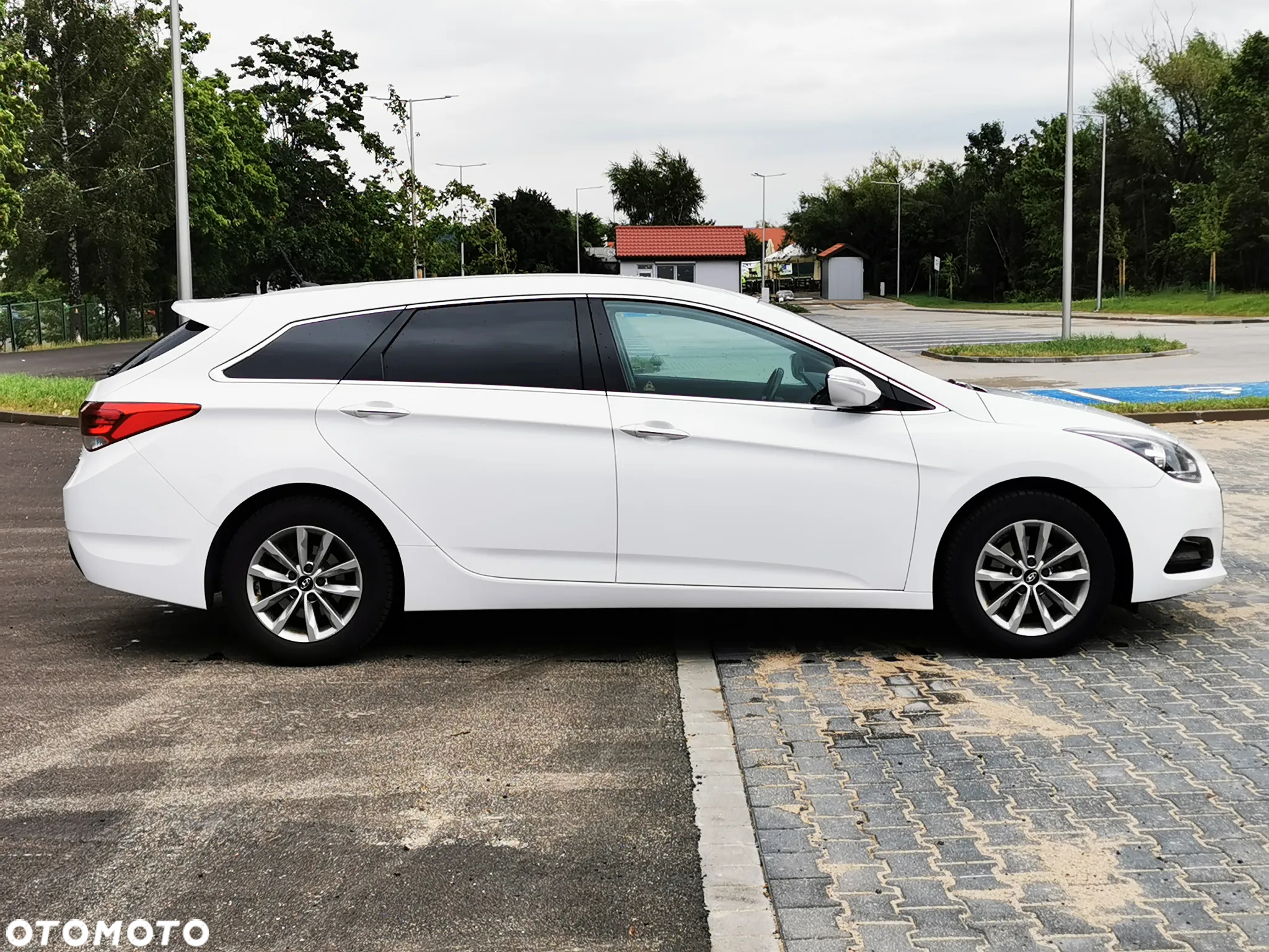 Hyundai i40 Kombi 1.7 CRDi DCT Premium - 8