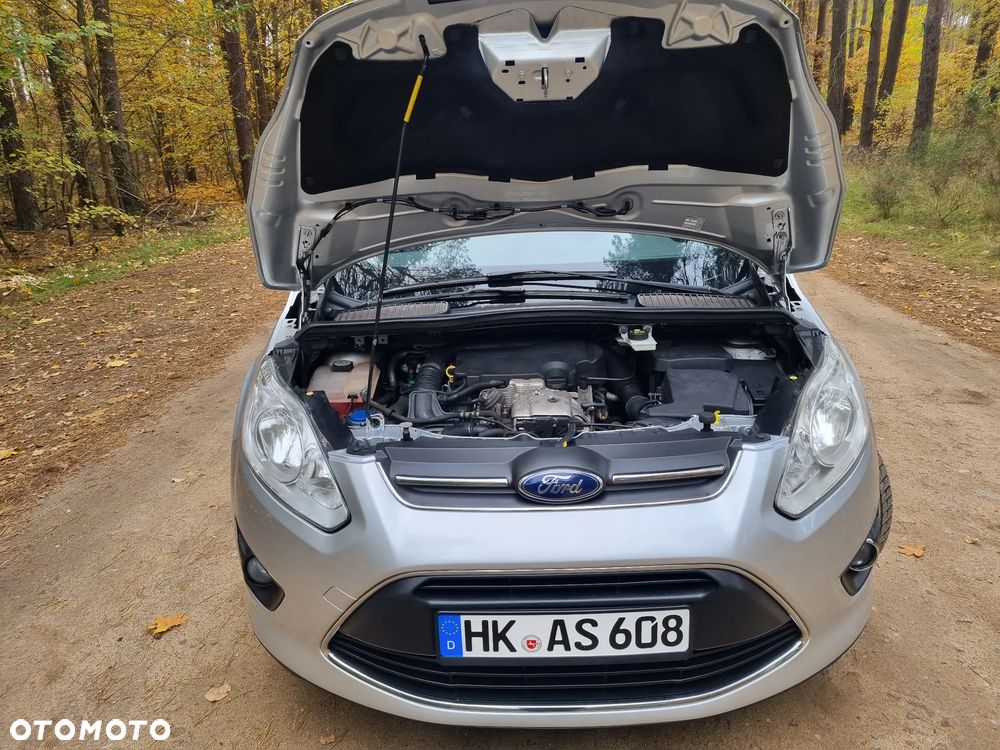 Ford Grand C-MAX - 35