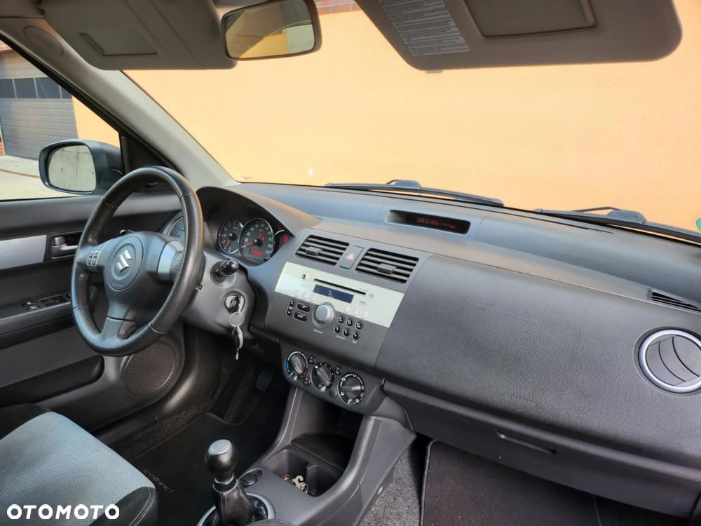 Suzuki Swift 1.3 Limited 25 - 9