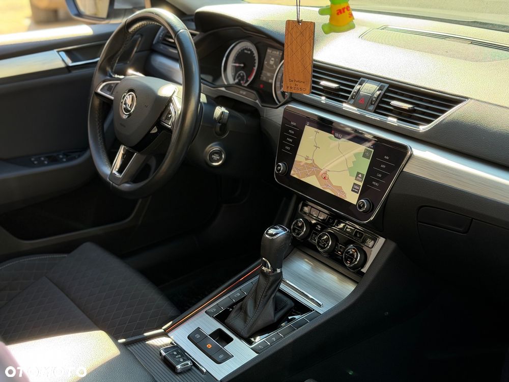 Skoda Superb 2.0 TDI SCR 4x4 Sportline DSG - 14