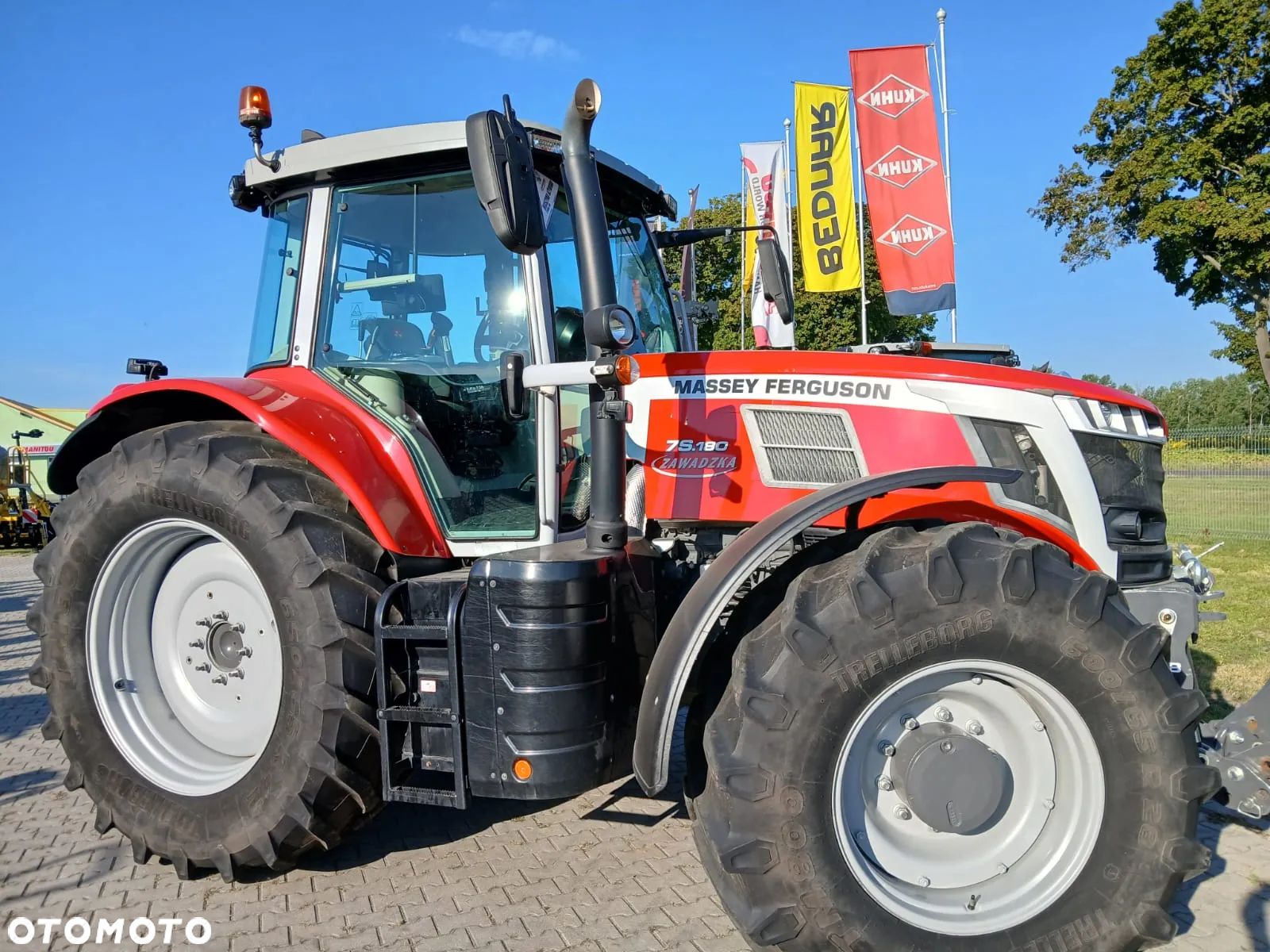 Massey Ferguson 7S.180 - 1