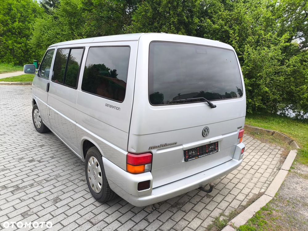 Volkswagen Multivan - 21