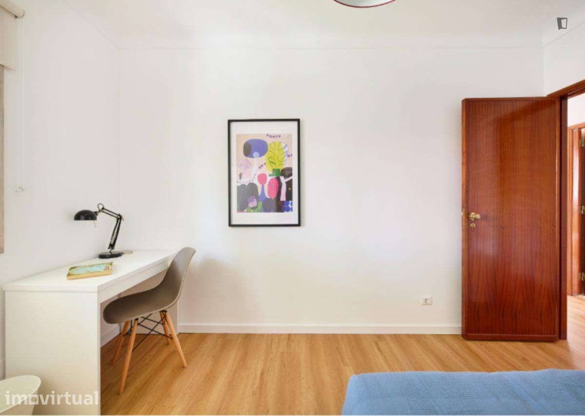 Quarto - localizado em Benfica Lisbon - Grande imagem: 4/24