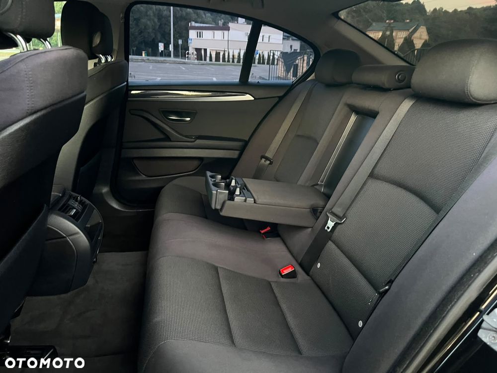 BMW Seria 5 520d Luxury Line - 29