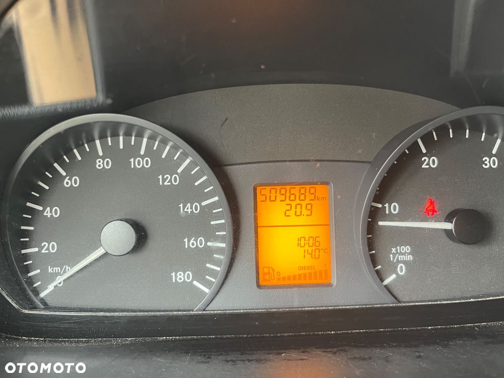 Mercedes-Benz Sprinter - 10