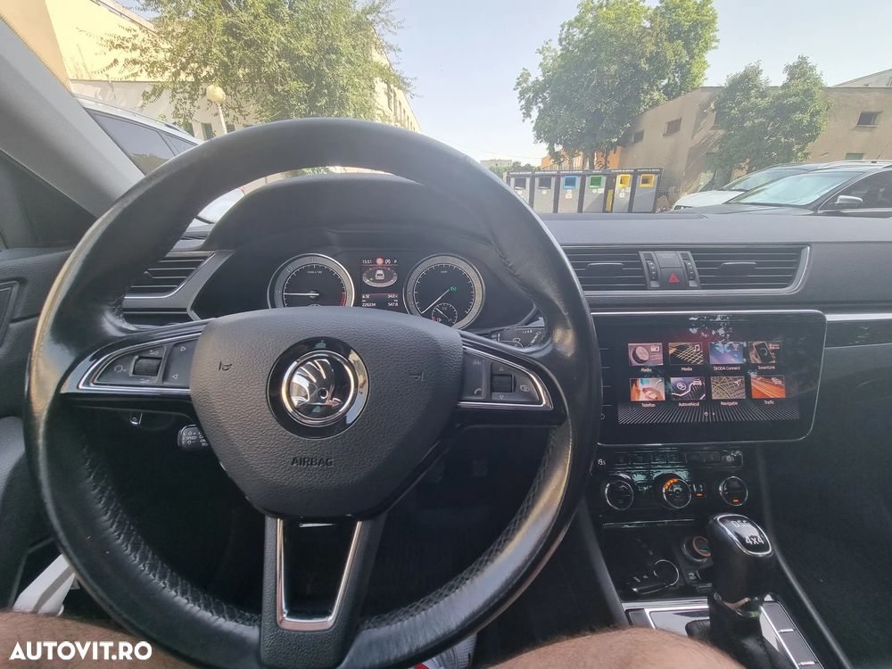 Skoda Superb 2.0 TDI DSG 4X4 Laurin & Klement - 3