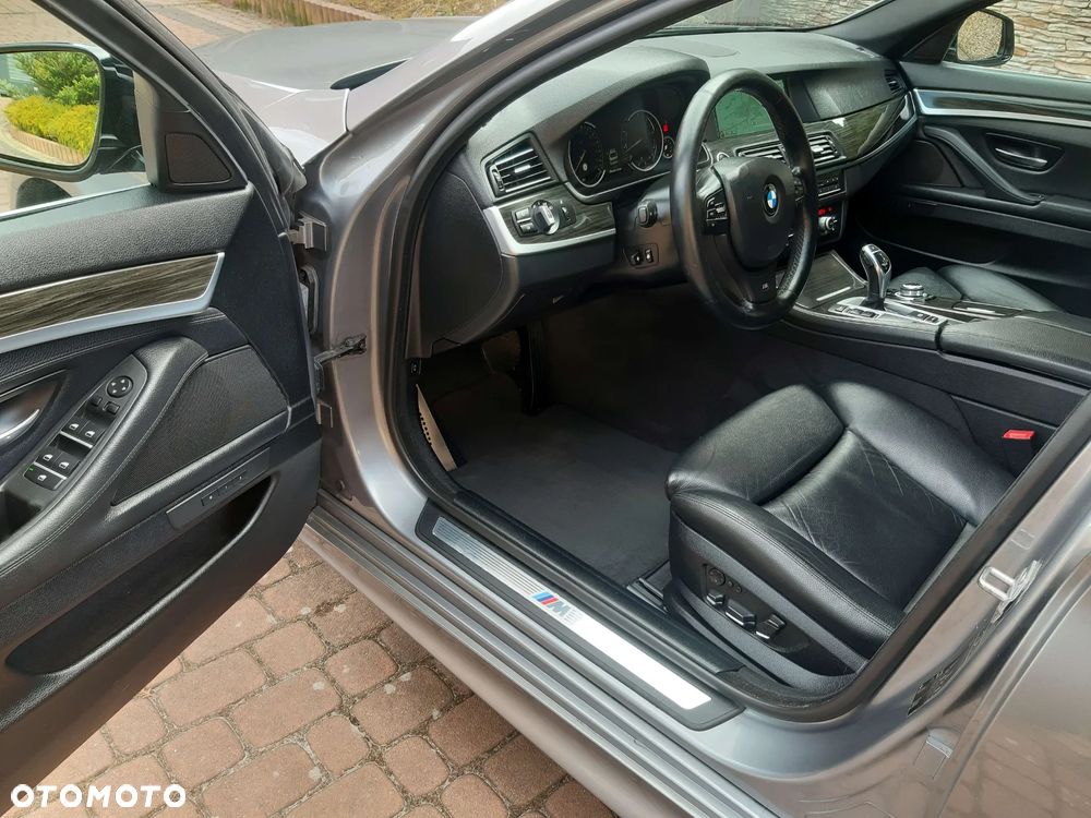 BMW Seria 5 520i Sport-Aut - 12