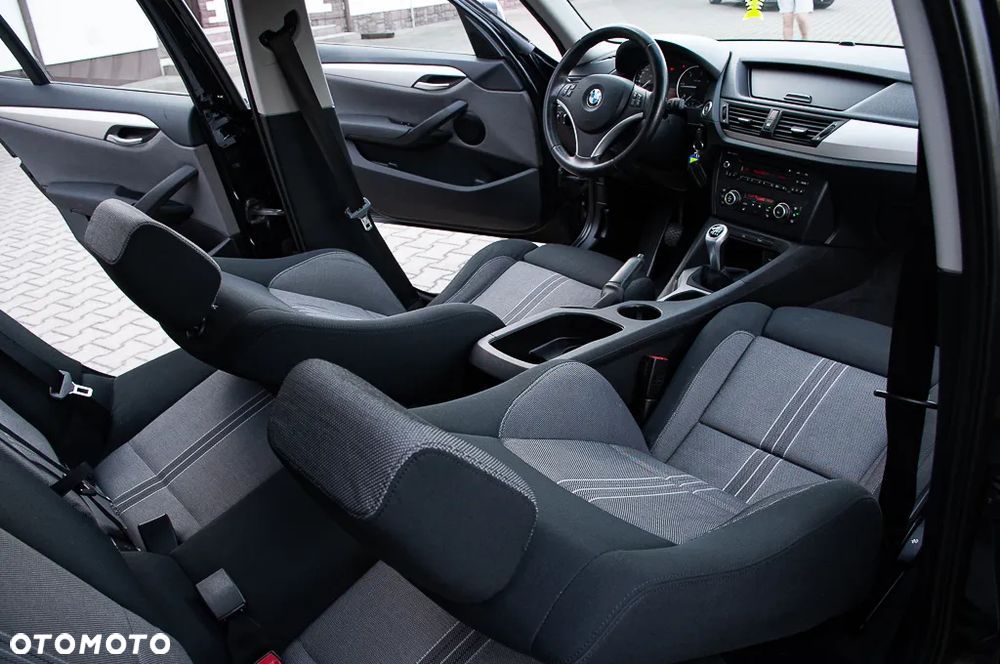 BMW X1 sDrive18d - 11