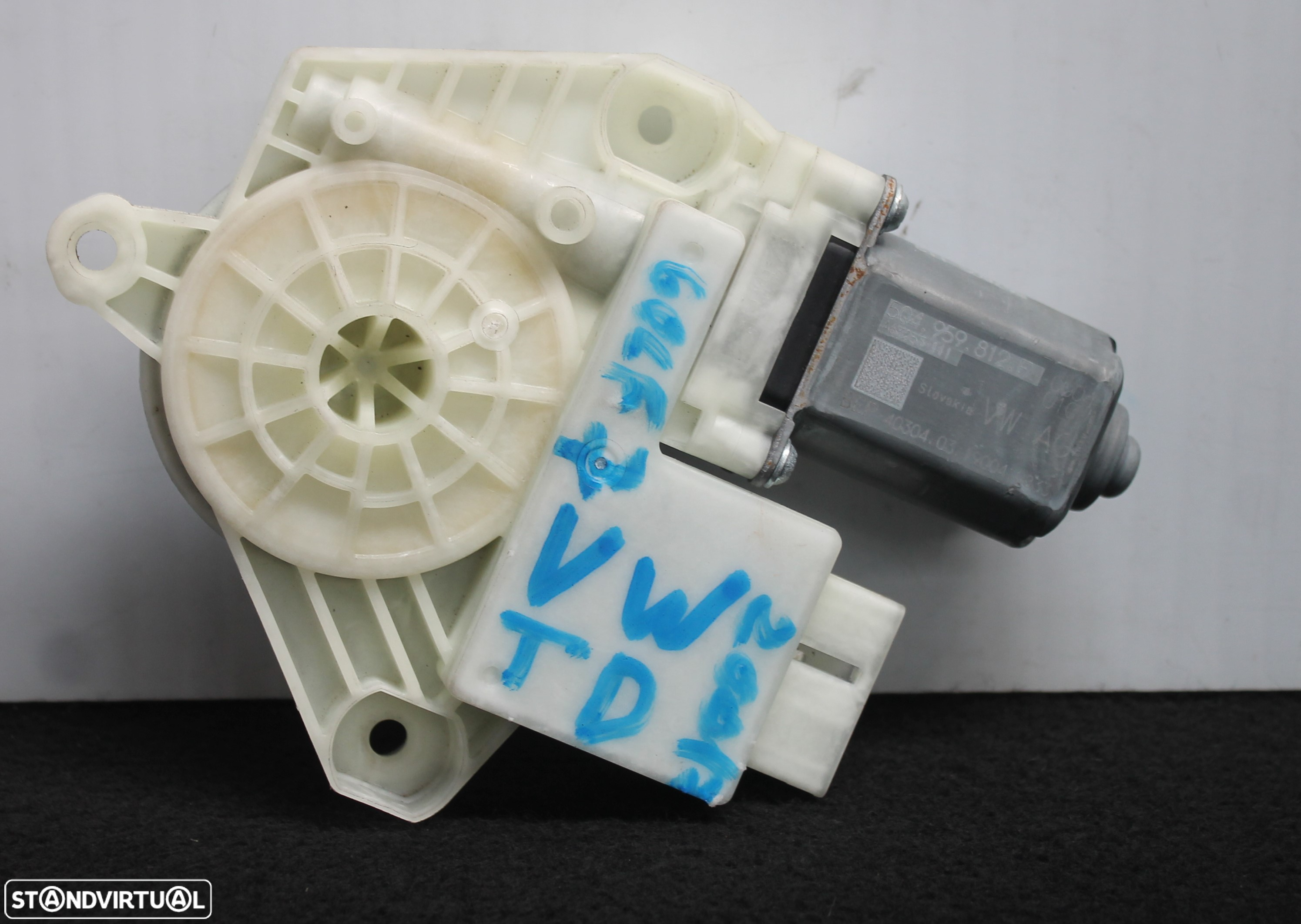MOTOR ELEVATÓRIO DO VIDRO TRASEIRO DIREITO VW GOLF 7 - 3