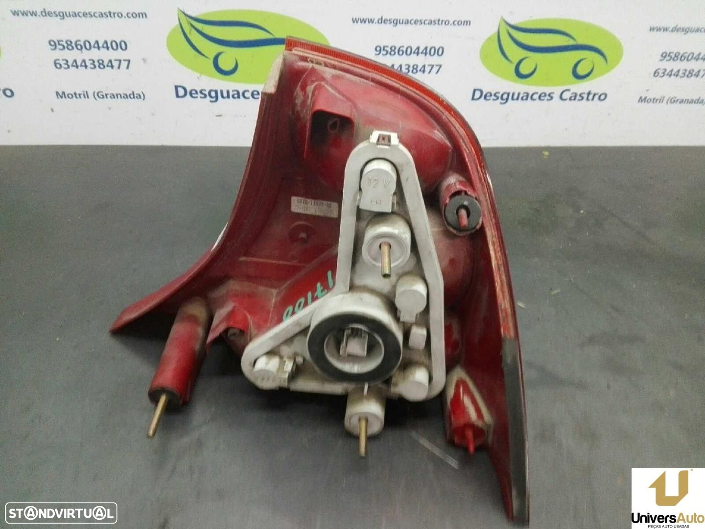 FAROLIM TRASEIRO DIREITO FORD FOCUS SEDAN 2001 -4 PUERTAS - 2