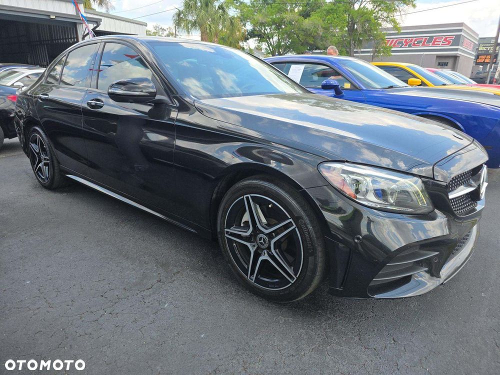 Mercedes-Benz Klasa C 300 9G-TRONIC AMG Line - 2