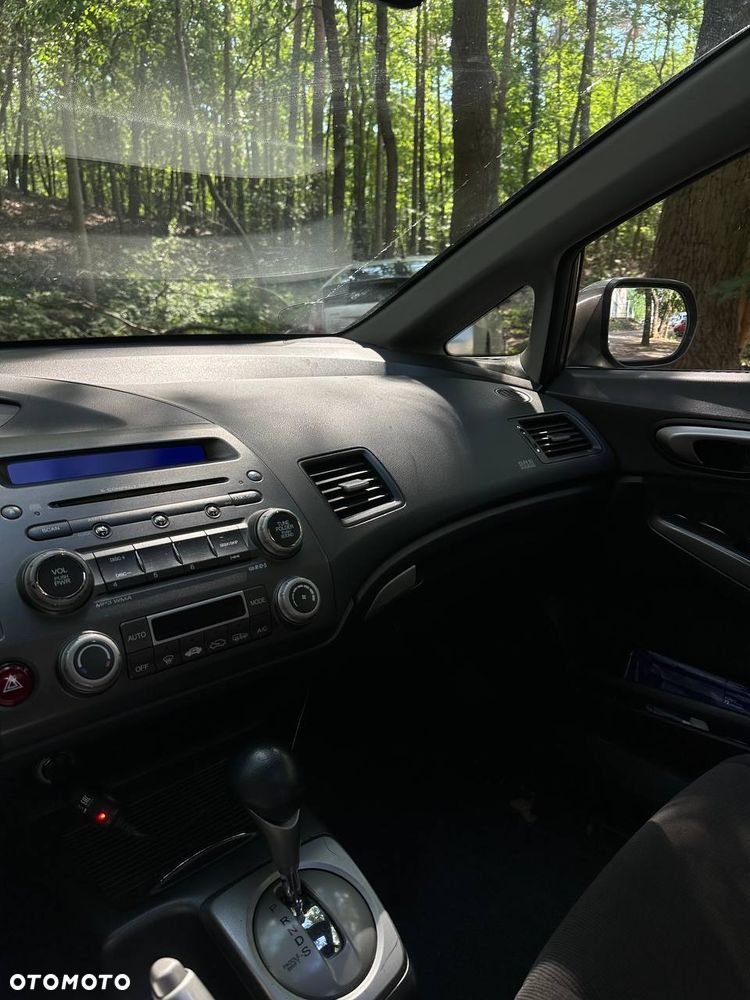 Honda Civic 1.8 Executive - 27