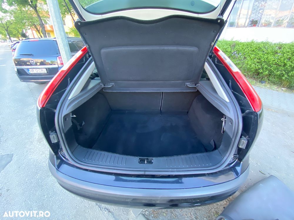 Ford Focus 1.6 Ambiente - 31