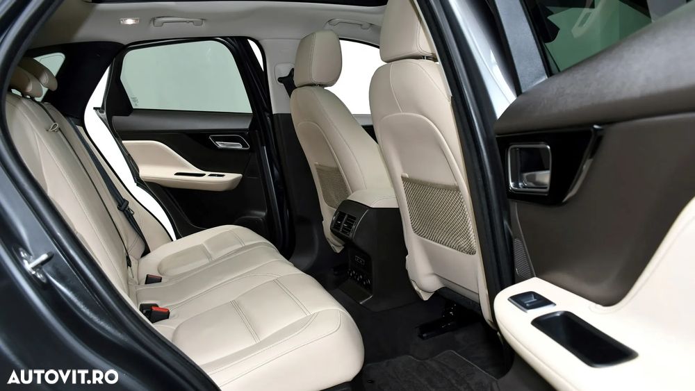 Jaguar F-Pace P250 AWD SE - 15