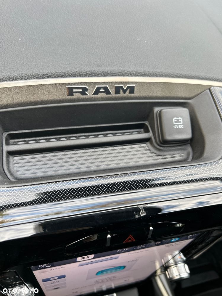 Dodge RAM 1500 5.7 4x4 - 17