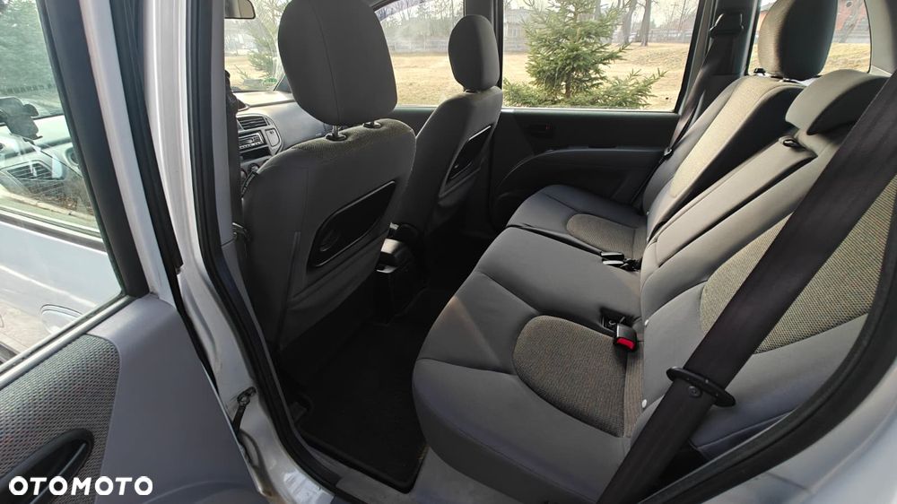 Hyundai Matrix 1.6 GLS - 10