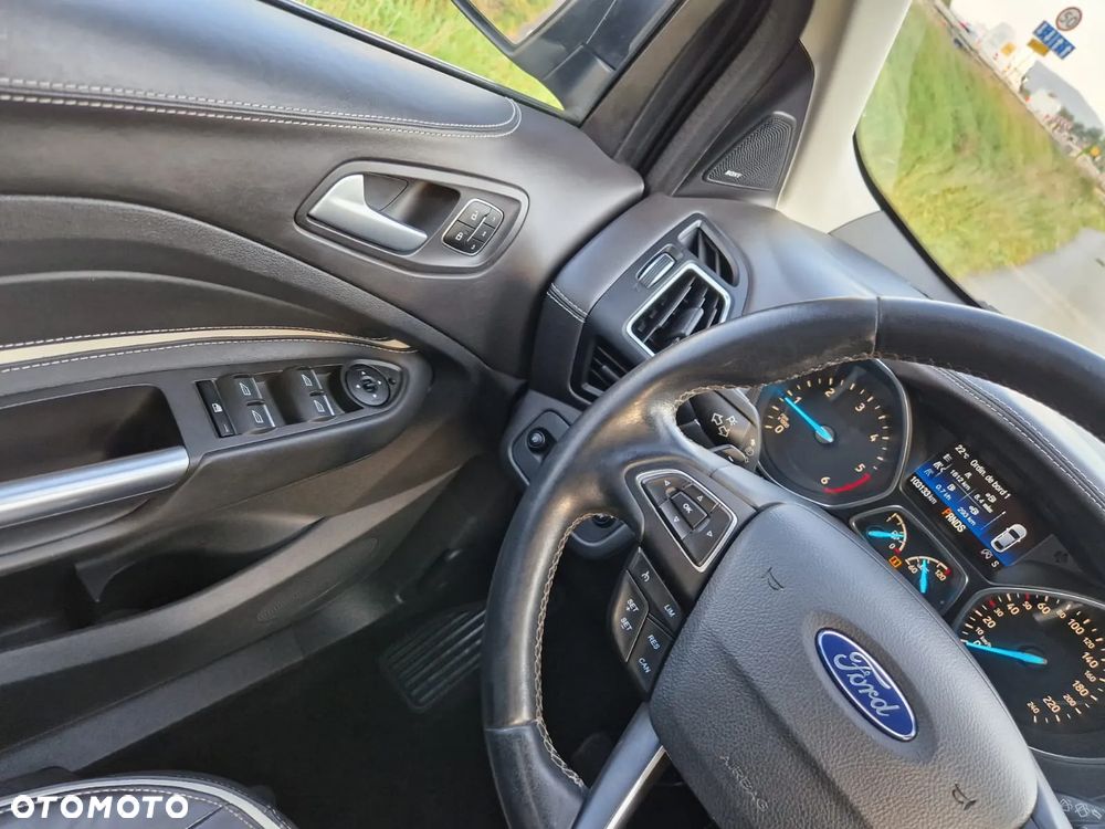 Ford Kuga - 24
