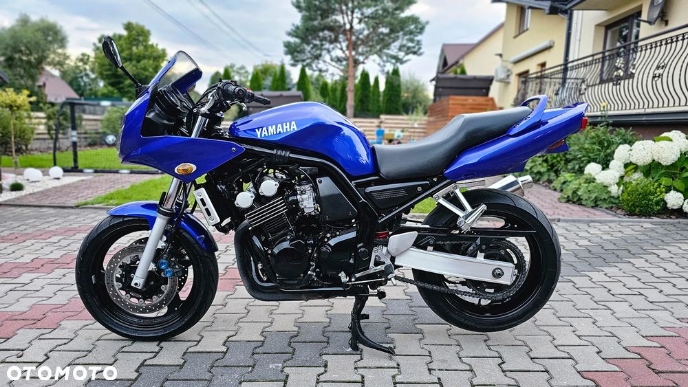 Yamaha FZS - 1