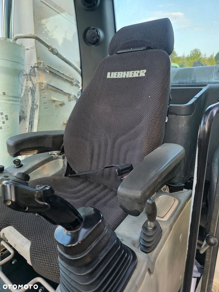 Liebherr A916 - 24