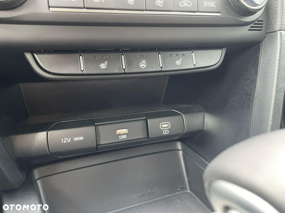Kia XCeed - 25