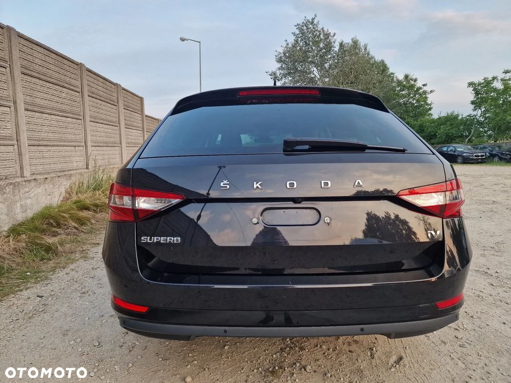 Skoda Superb ver-combi-1-4-tsi-iv-dsg-style - 21