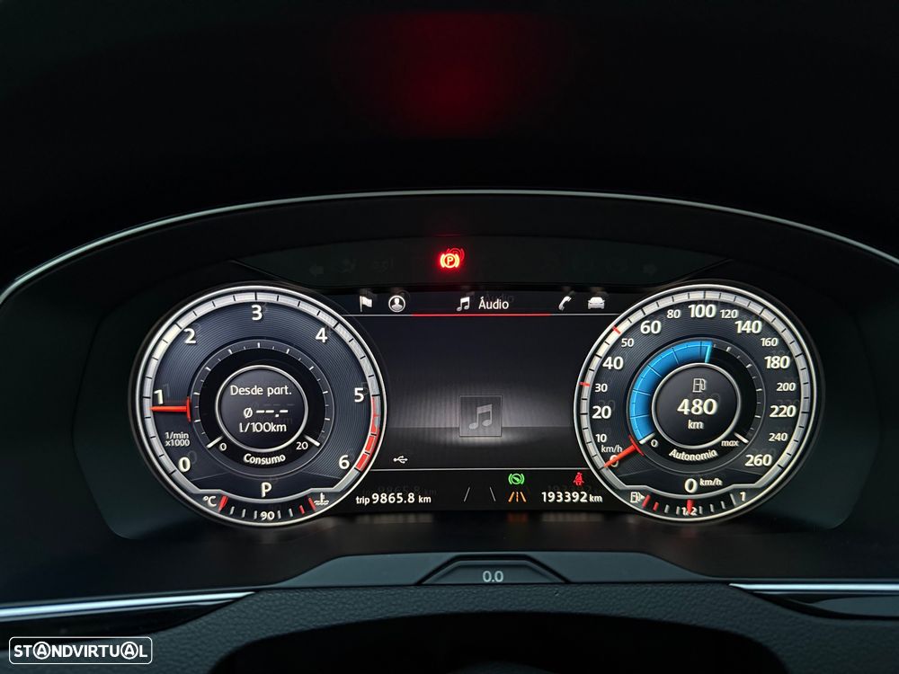 VW Passat Variant 2.0 TDI Highline DSG 4Motion - 25