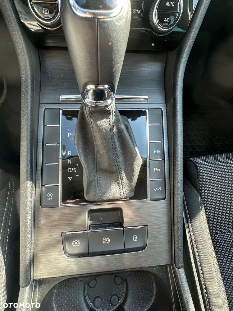 Skoda Superb 2.0 TDI Style DSG7 - 24