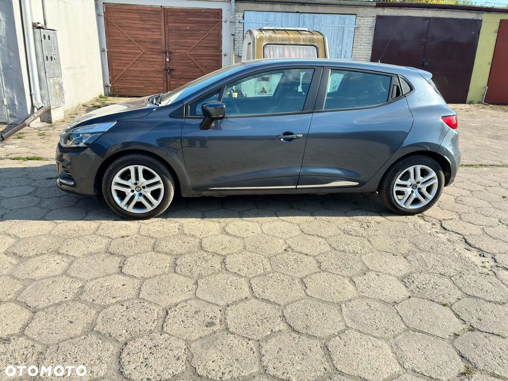 Renault Clio - 2