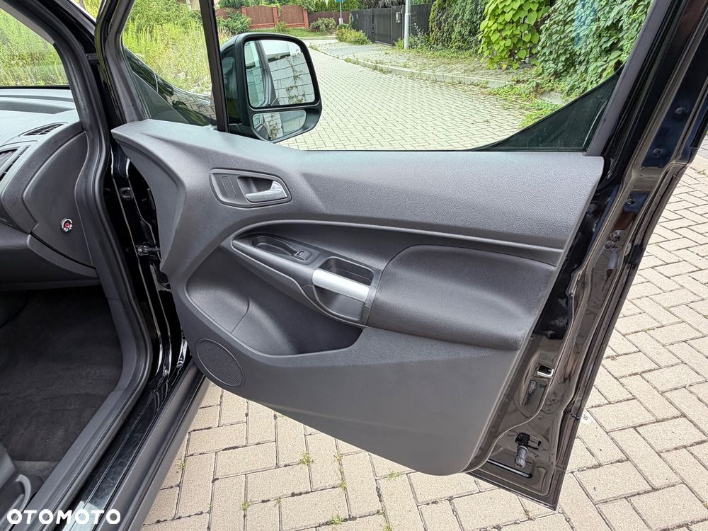 Ford Tourneo Connect 1.6 EcoBoost Titanium - 26