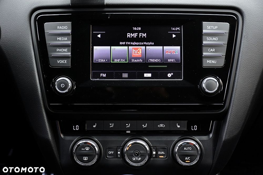 Skoda Octavia 2.0 TDI DSG RS - 22