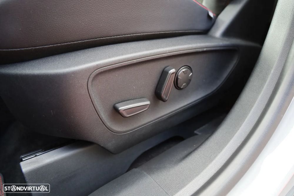 Ford Kuga 2.5 PHEV ST-Line X - 34