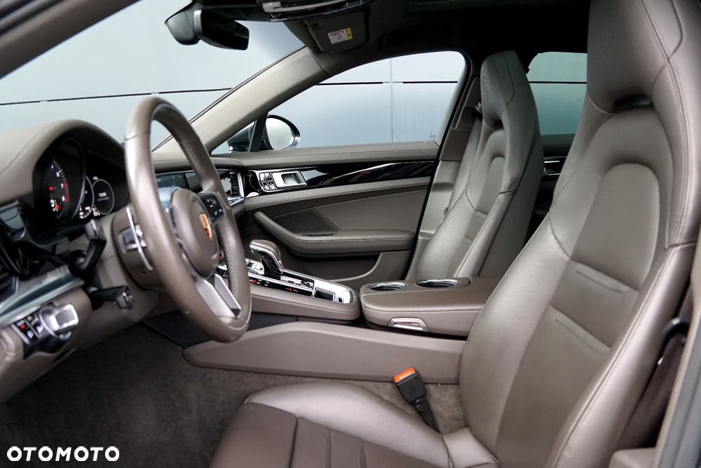 Porsche Panamera 4 Sport Turismo - 21