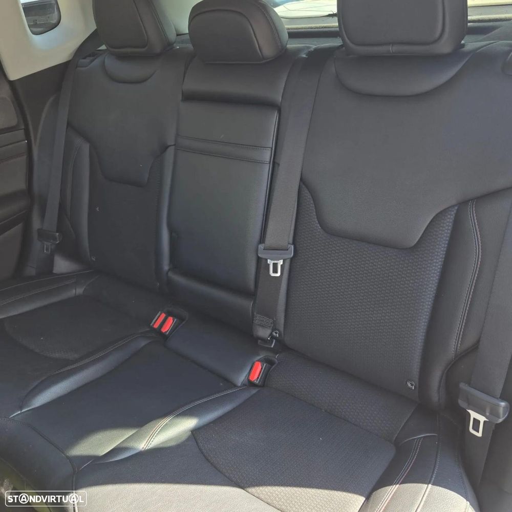 Jeep Compass 1.3 T-GDI 4xe Auto Trailhawk - 31