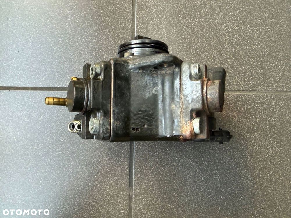 POMPA WTRYSKOWA 1.3 CDTI OPEL FIAT BOSCH 0445010204 55572537 - 2